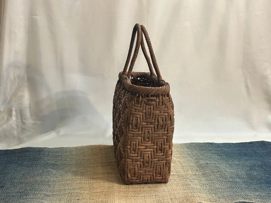 ◎純国産◎山葡萄手提げー変わり亀甲ー(Wild grape basket bag)