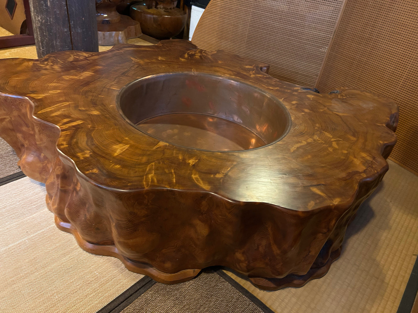 屋久杉火鉢(Yakusugi furniture)