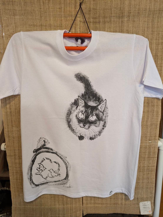 ◎オーダーメイド　猫Tシャツ◎紅型作家大城徳男✖️猫Tシャツ(ロングチュニックTシャツタイプCustom-made cat T-shirts)