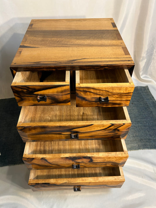 希少◎黒柿◎小引き出し　(収納箪笥　整理箪笥和室　和家具　日本の家具　無垢材 アンティーク)