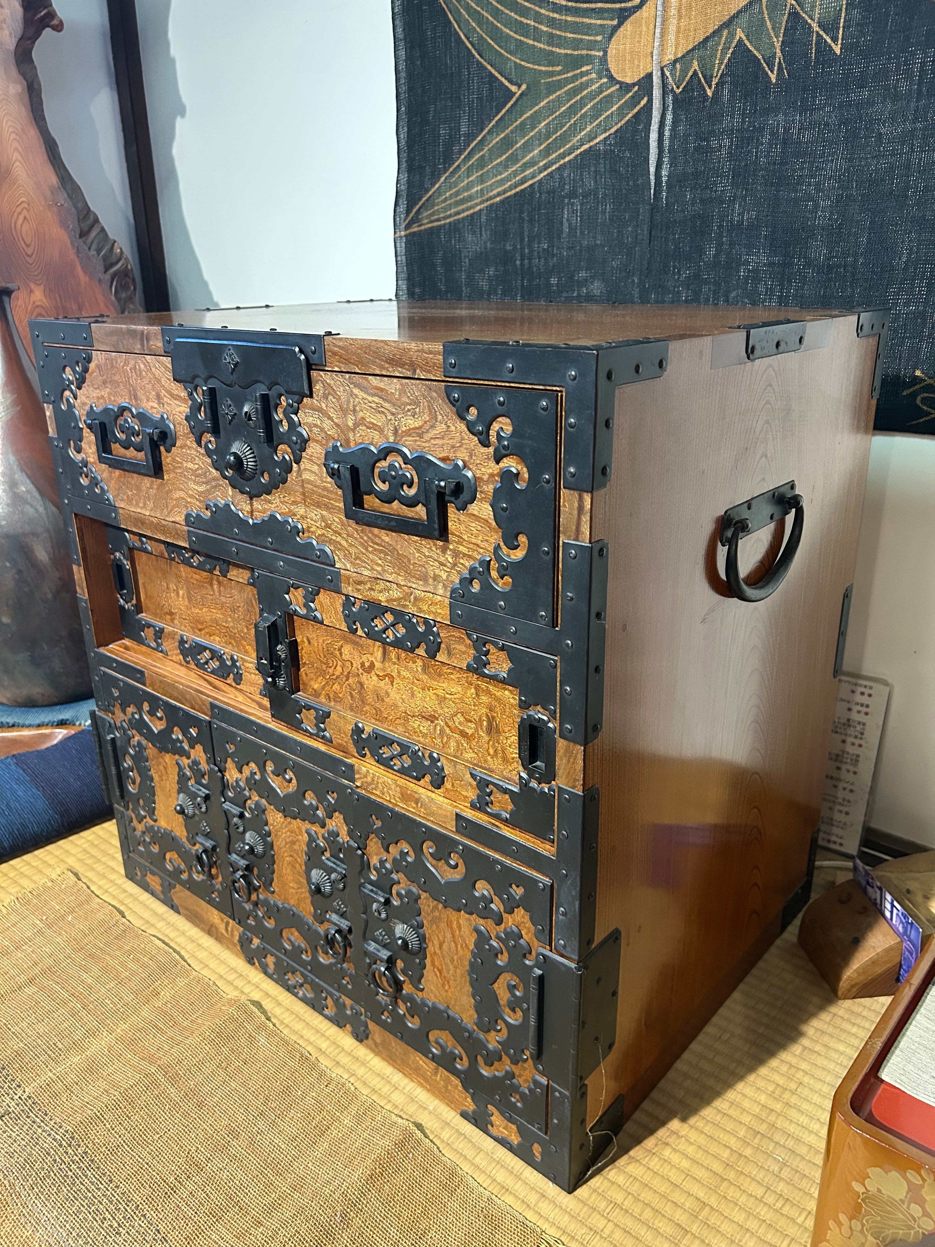 日本家具　衣装箪笥　巨匠作品　芸術美術　骨董　アンティーク　天然無垢？木工 01171651_5a5f0066d36ef.jpg